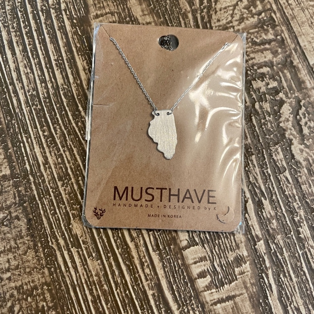 Must Have necklace NIP